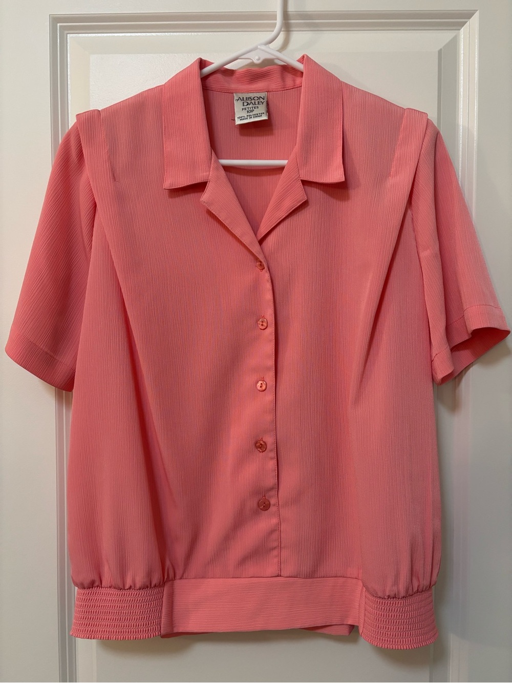 Allison Daley Vintage Coral Button Front Banded Bottom Top, Size 10P